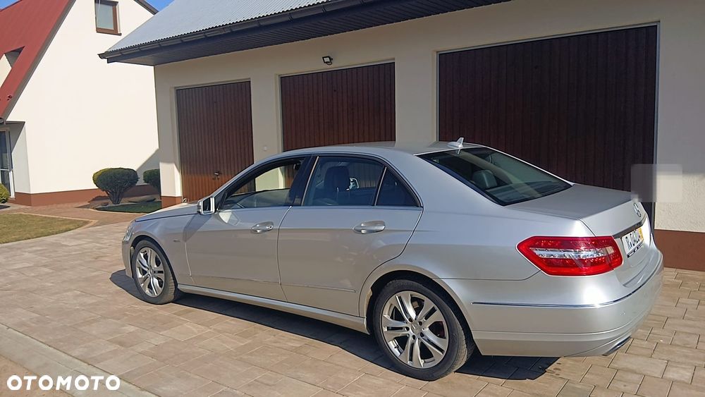 Mercedes-Benz Klasa E 200 CDI DPF BlueEFFICIENCY 7G-TRONIC Avantgarde - 3