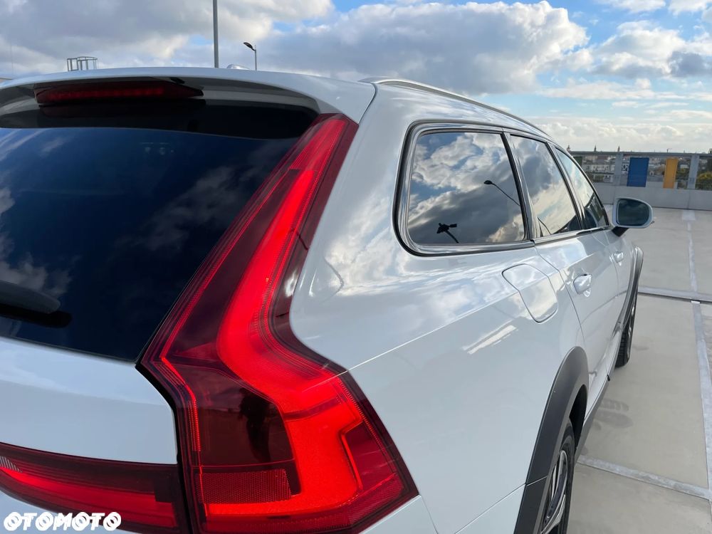 Volvo V90 Cross Country T5 AWD Pro - 19