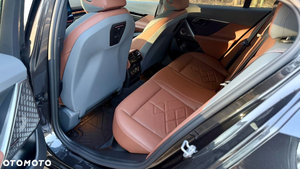 BMW Seria 5 540d xDrive mHEV M Sport - 22