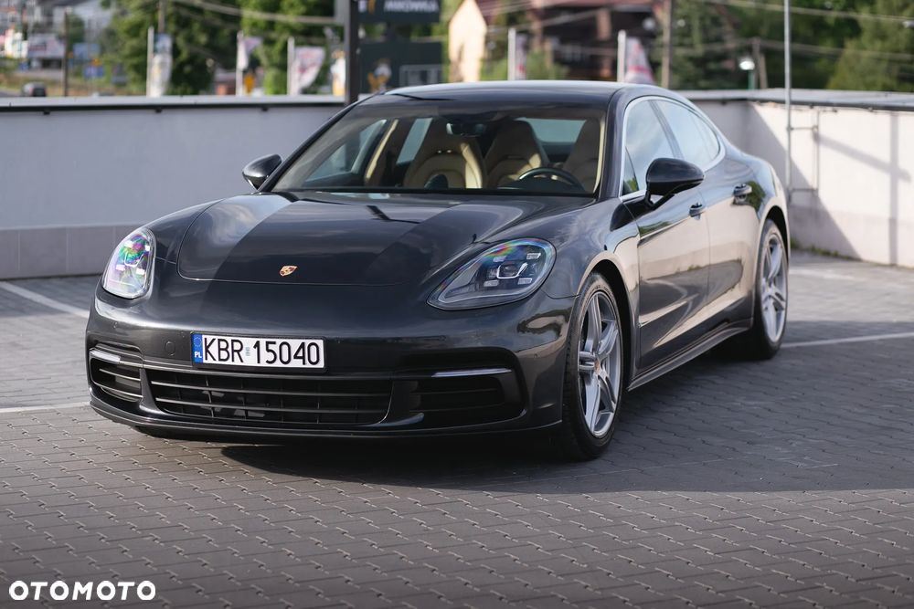 Porsche Panamera 4 - 3