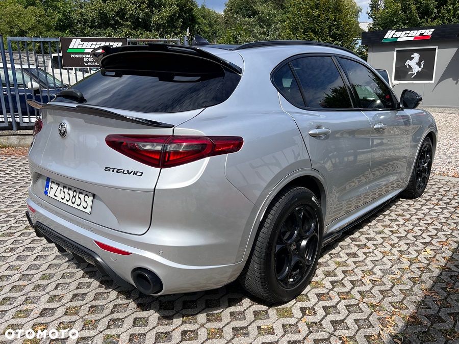 Alfa Romeo Stelvio 2.0 Turbo 16V AT8-Q4 Veloce - 5