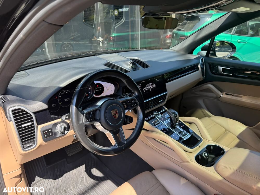 Porsche Cayenne - 6