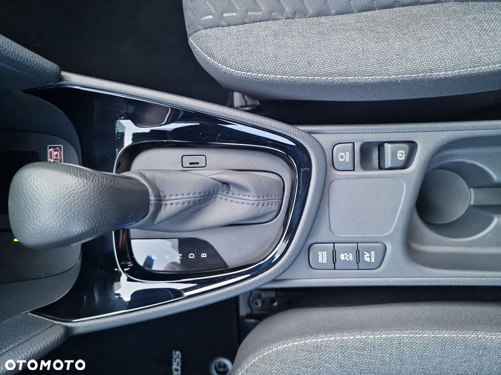 Toyota Yaris Cross Hybrid 1.5 Style - 17