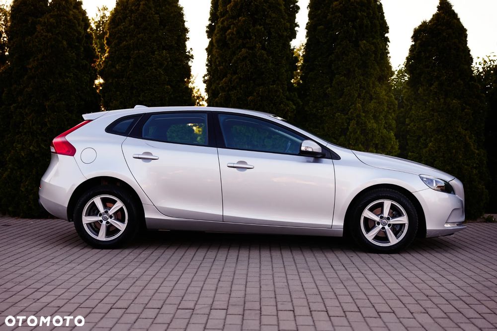 Volvo V40 D2 Kinetic - 8