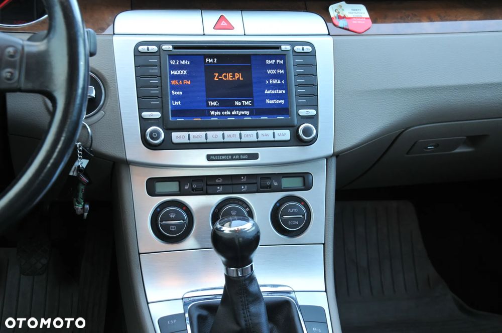 Volkswagen Passat 2.0 TDI DPF Highline - 18