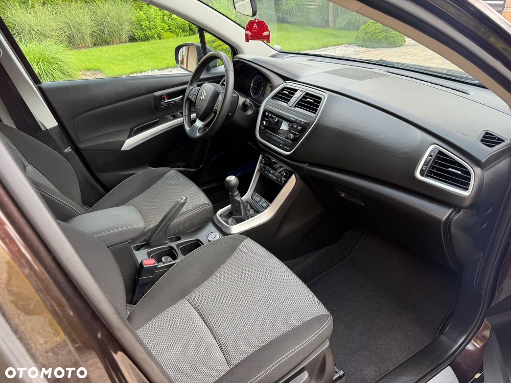 Suzuki SX4 S-Cross 1.6 VVT 4x4 Comfort - 29