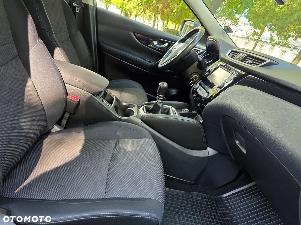 Nissan Qashqai 1.6 DIG-T N-Connecta - 27