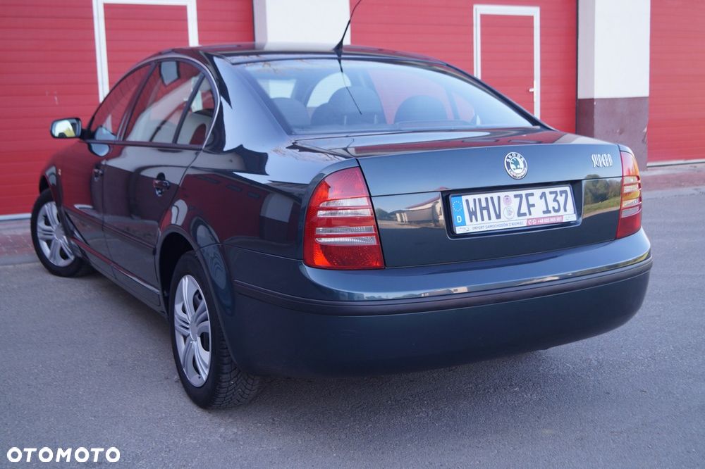 Skoda Superb 2.0 Exclusive - 7