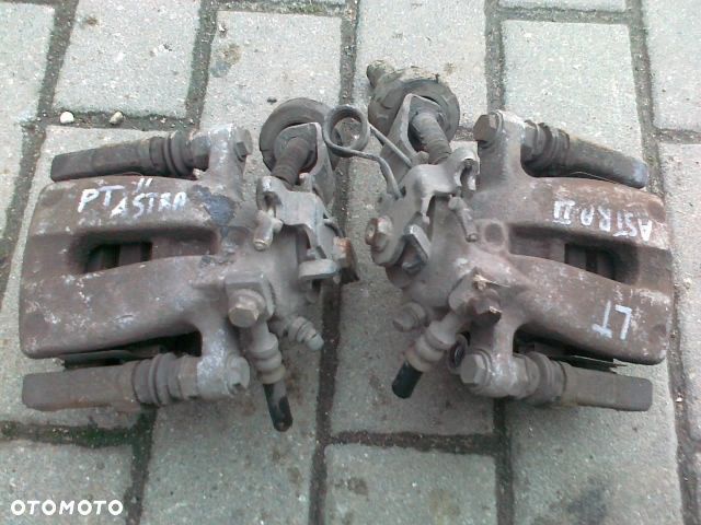 OPEL ASTRA II G ZACISK LEWY PRAWY TYŁ TYLNI LUCAS - 1