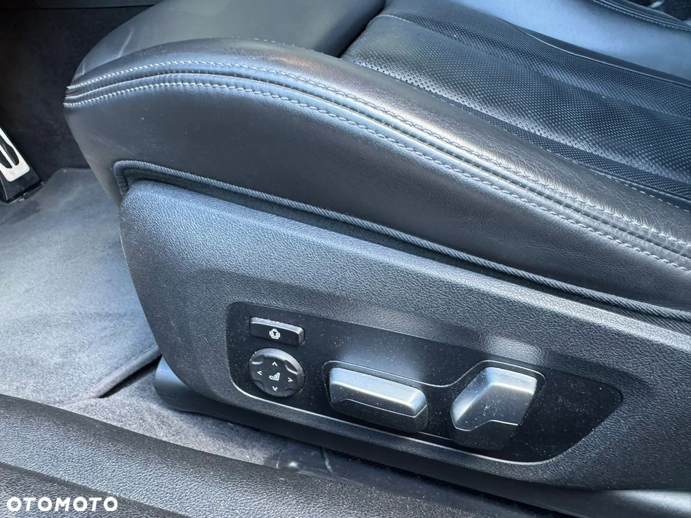 BMW M4 Competition M xDrive sport - 25