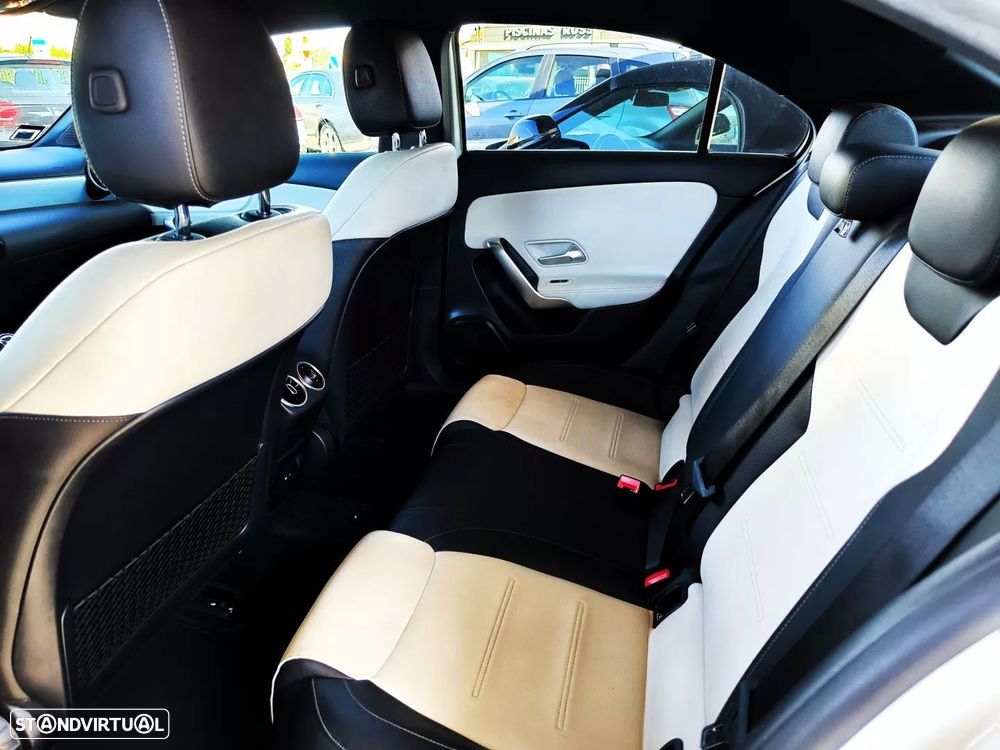Mercedes-Benz A 180 Limousine d AMG Line - 23
