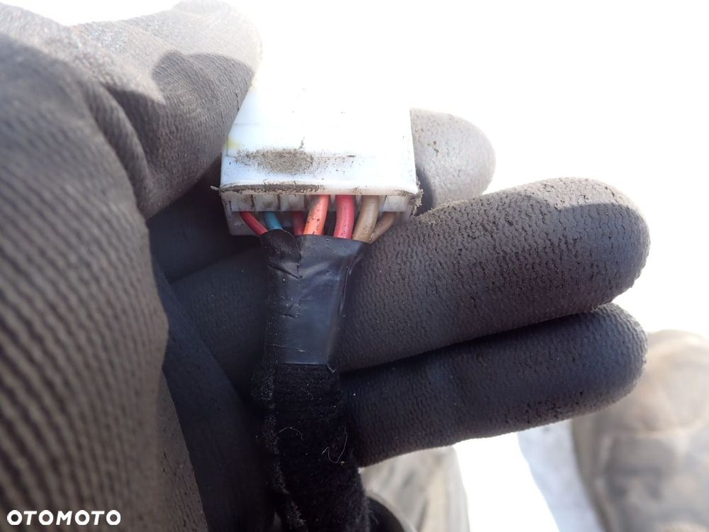 DRZWI PRAWY TYŁ KIA SPORTAGE 2.0 II LIFT KOL: 1K - 9