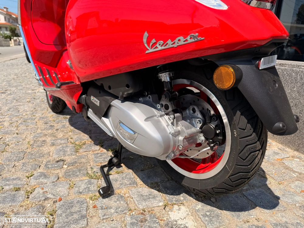 Vespa Primavera Edição RED - 7