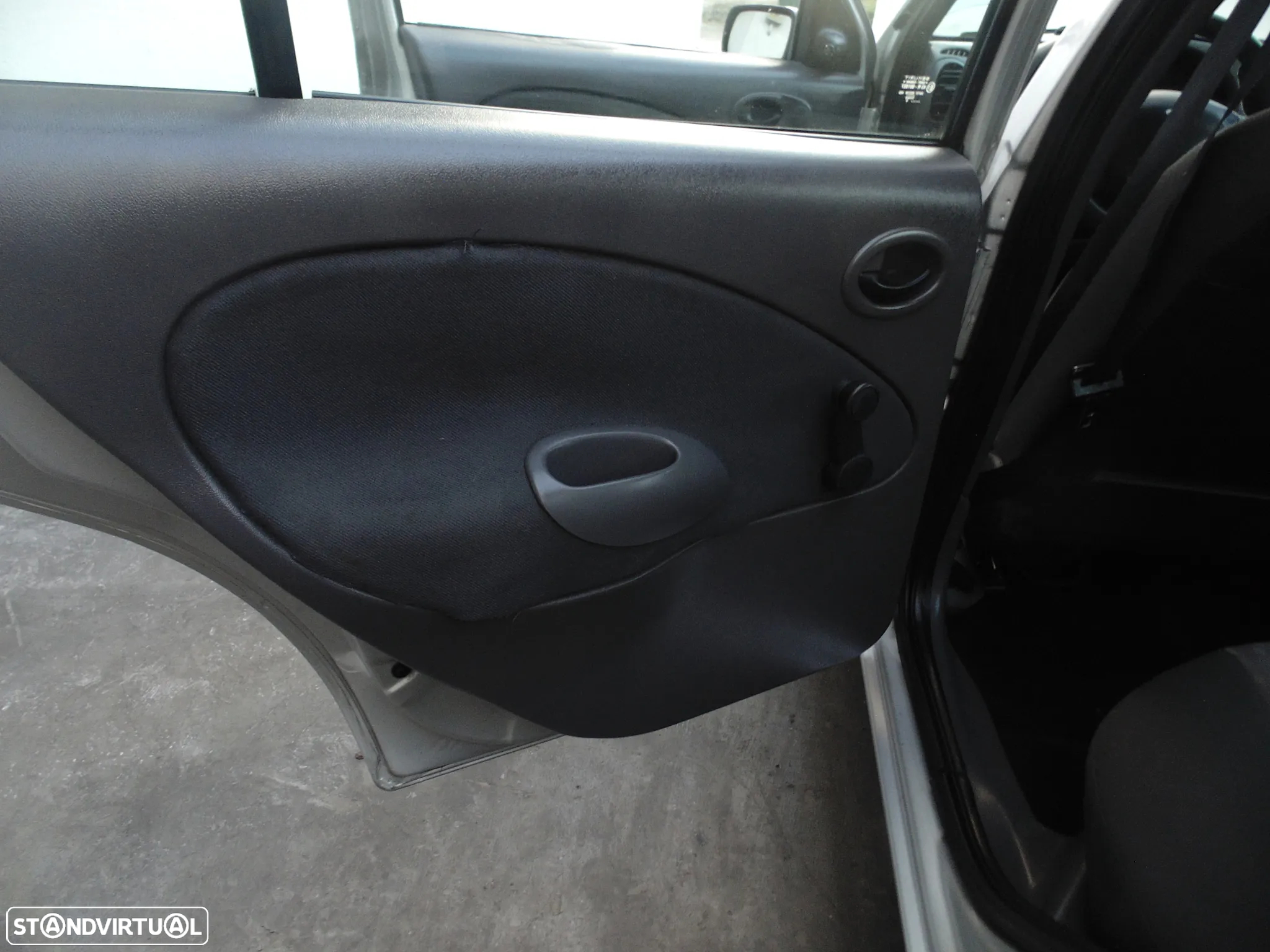 Ford Fiesta 1.25 Techno - 34