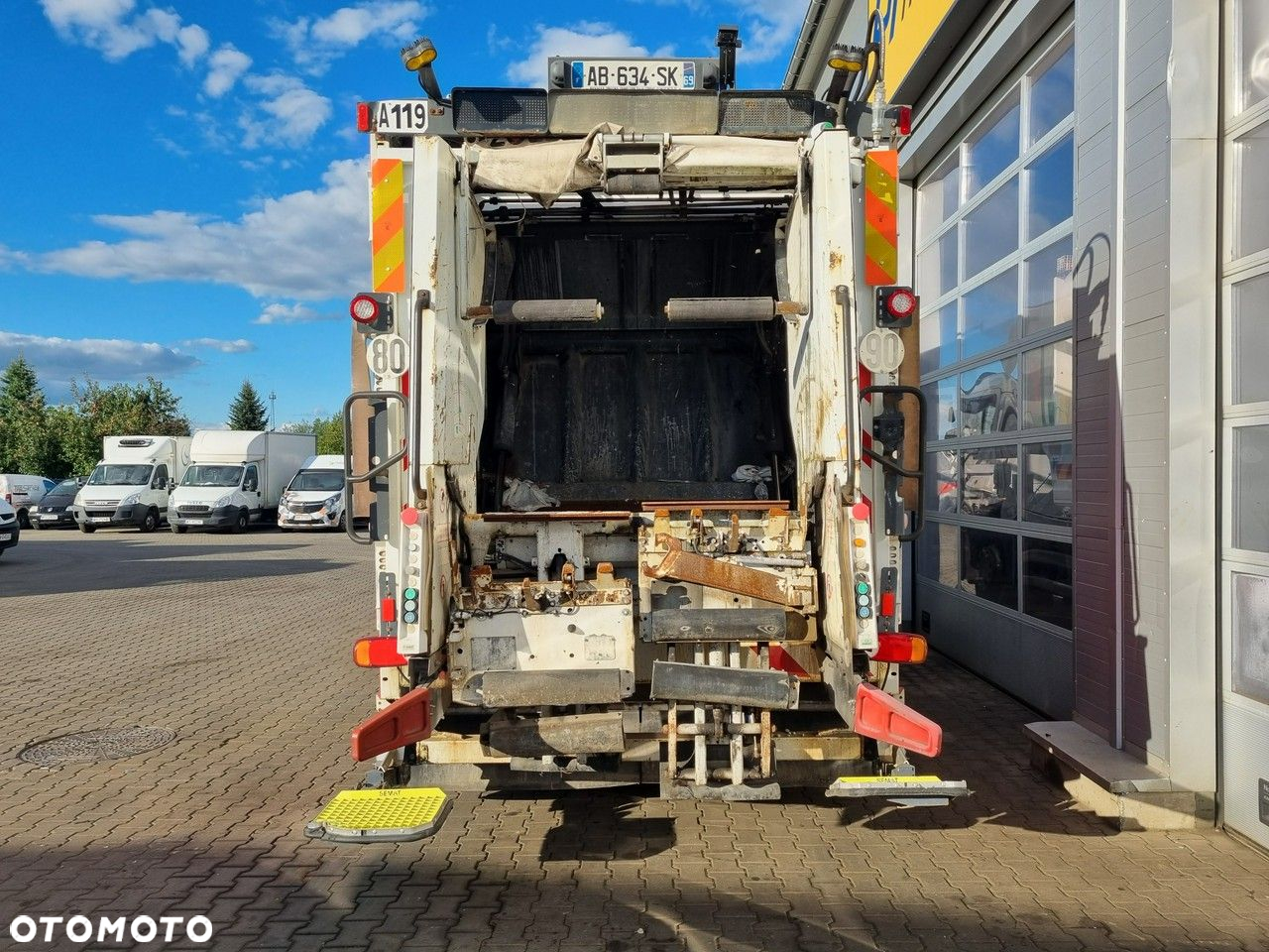 Renault Premium - 8