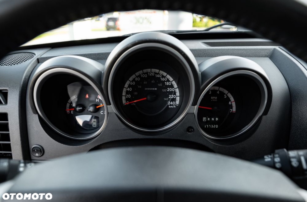 Dodge Nitro 4.0 V6 RT - 22