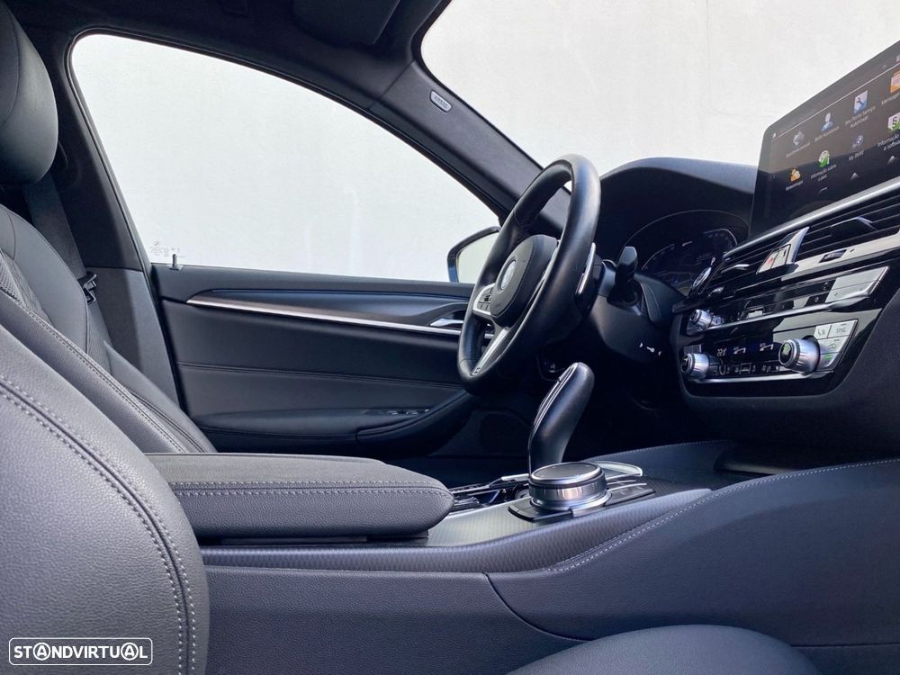 BMW 530 e Pack Desportivo M - 15