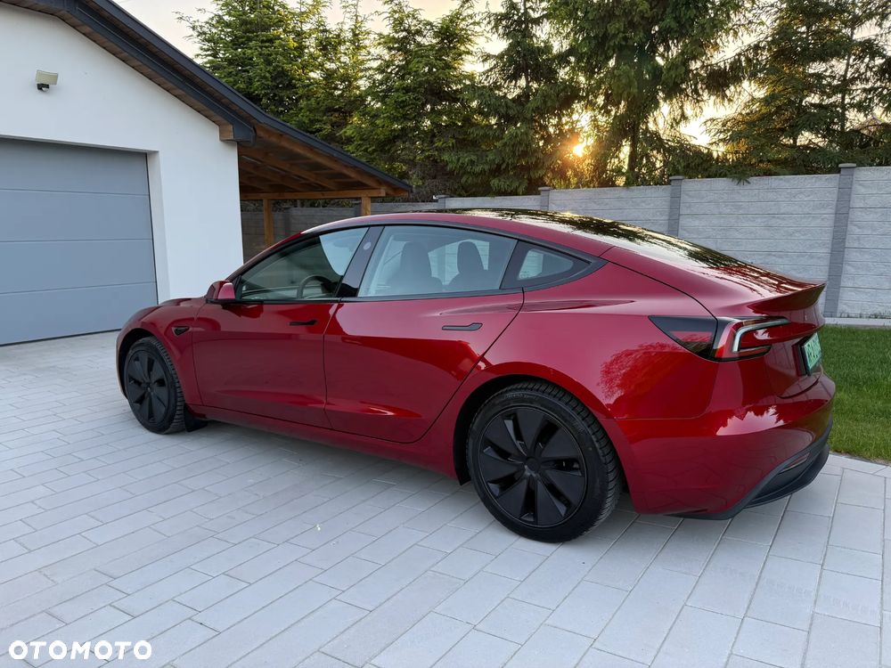 Tesla Model 3 - 5