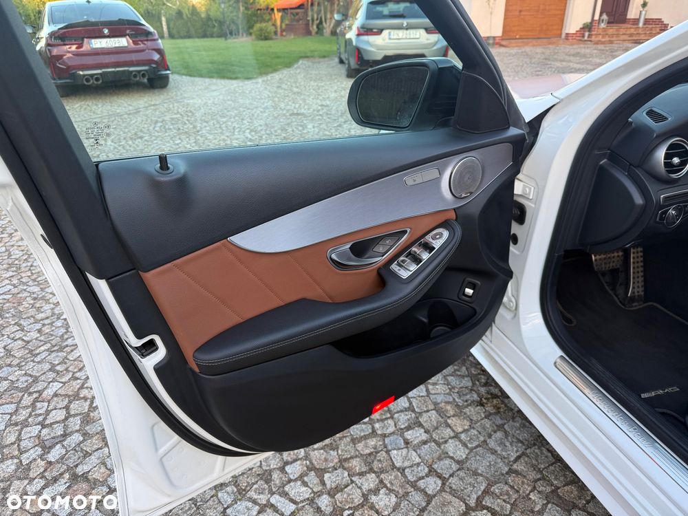 Mercedes-Benz Klasa C 200 9G-TRONIC AMG Line - 12