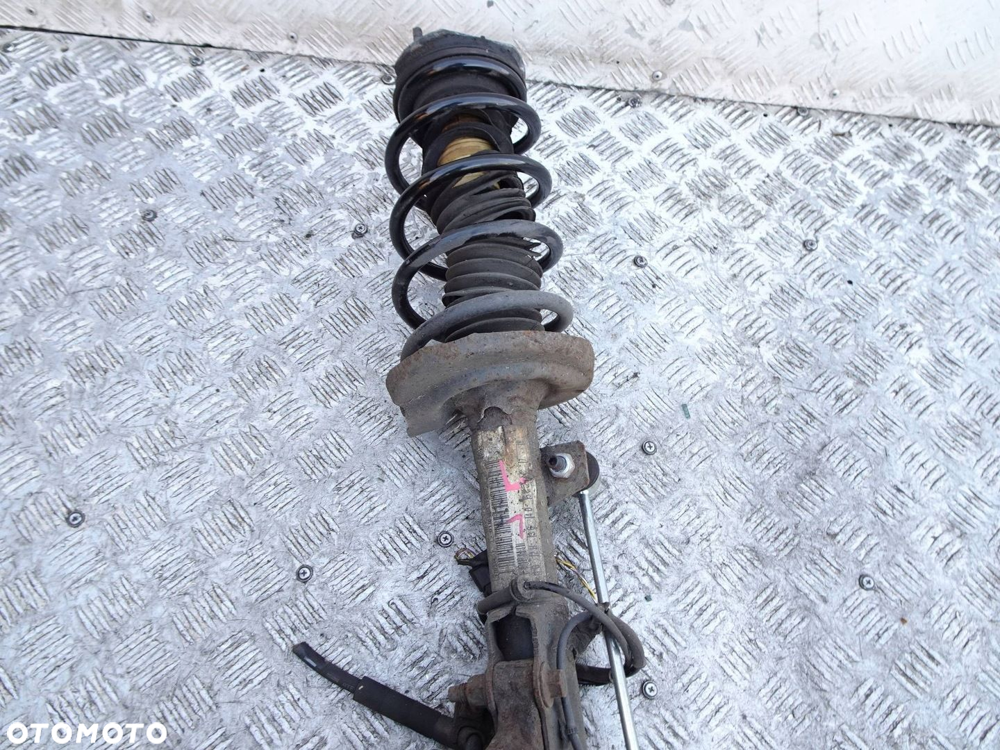 Zwrotnica kolumna LEWA Ford Fiesta MK7 1.4 TDCI - 3
