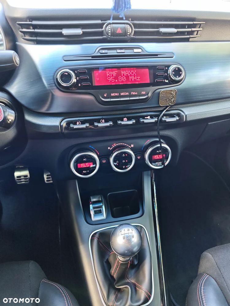 Alfa Romeo Giulietta 2.0 JTDM Distinctive - 23
