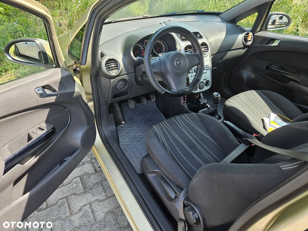 Opel Corsa 1.2 16V Limited Edition - 9
