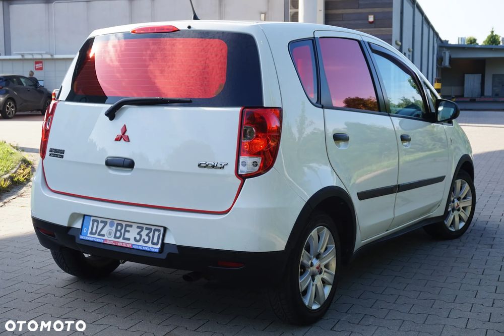 Mitsubishi Colt - 16