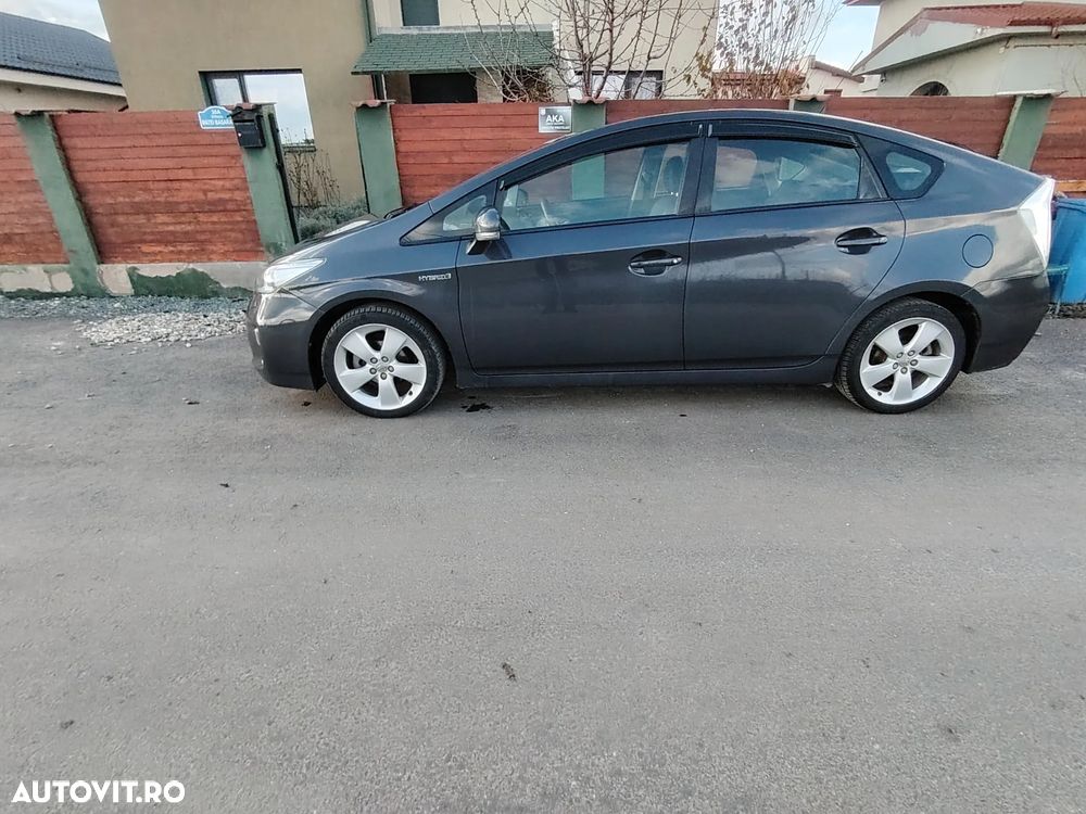 Toyota Prius Sol - 13