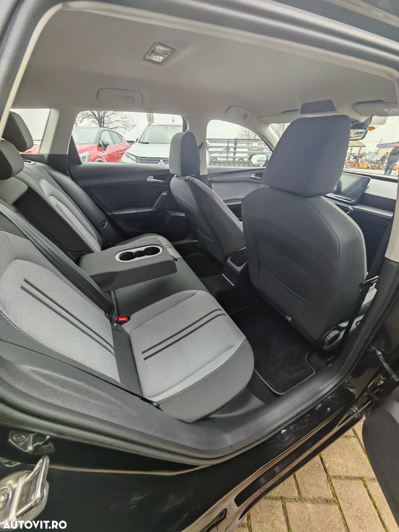 Seat Leon Sportstourer 2.0 TDI DSG Style - 22