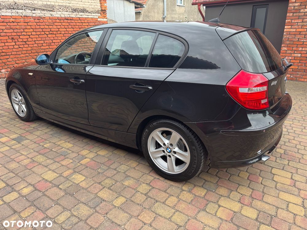 BMW Seria 1 120d - 4