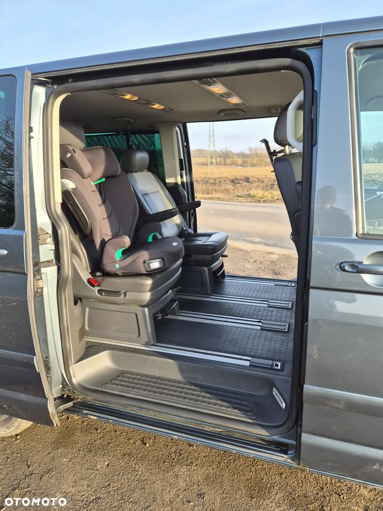 Volkswagen Multivan - 13