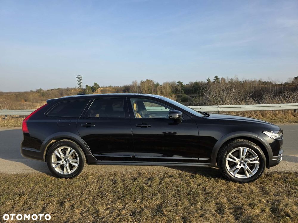 Volvo V90 Cross Country T6 AWD - 11