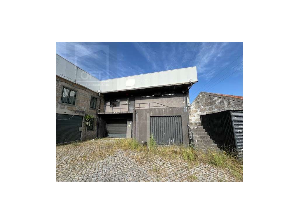 Armazém em Candoso S. Martinho - Grande imagem: 3/32