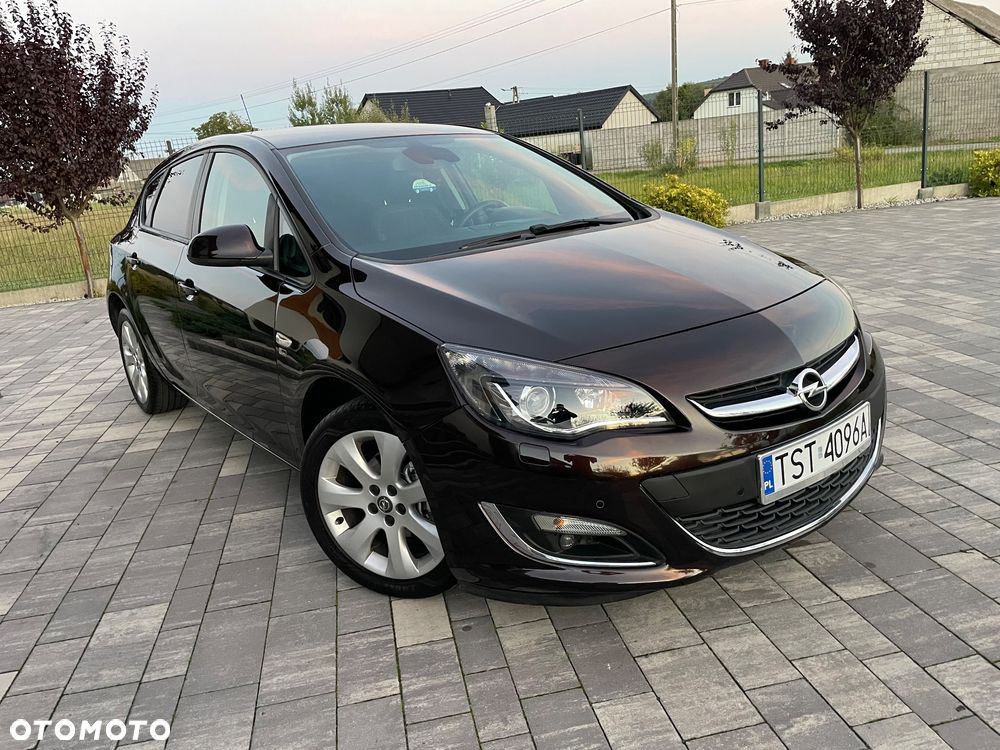 Opel Astra IV 1.4 T Cosmo EU6 - 27