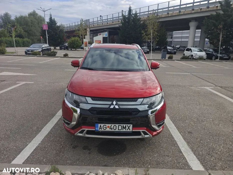 Mitsubishi Outlander PHEV 2.4 L 4X4 Instyle - 3