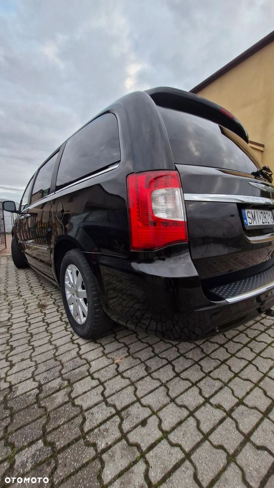 Chrysler Town & Country 3.6 Limited - 18