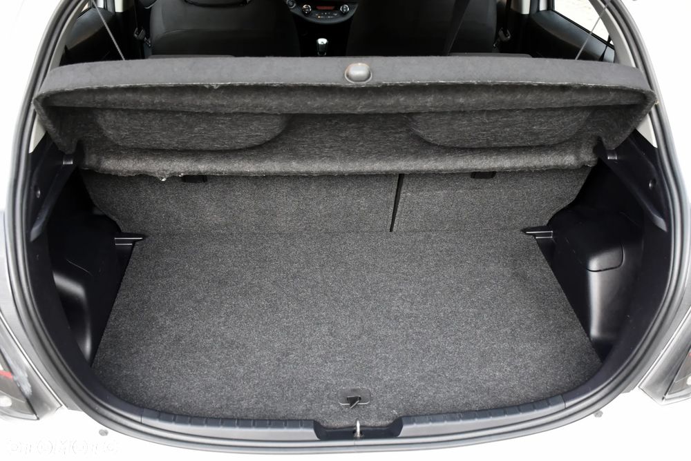Toyota Yaris 1.4 D-4D Sol EU5 - 32