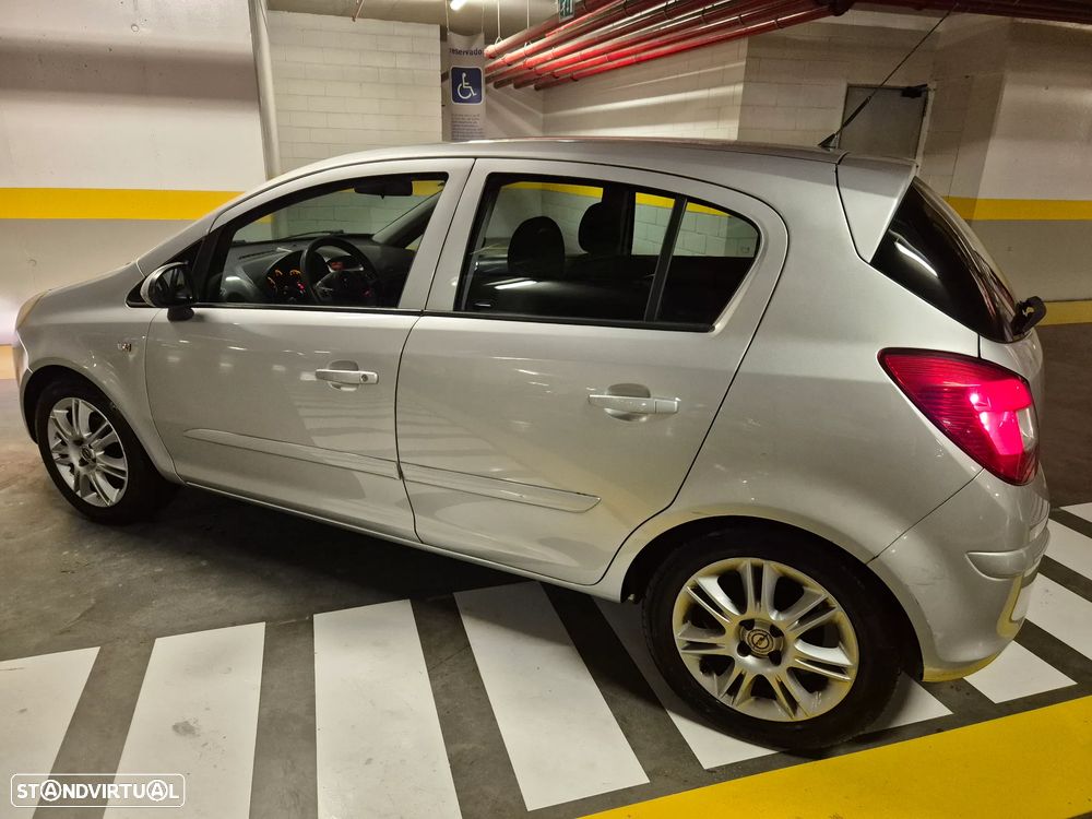 Opel Corsa 1.2 Enjoy - 11