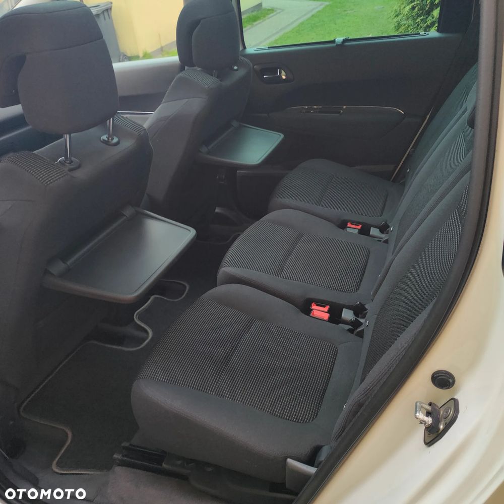 Peugeot 5008 1.6 HDi Style 7os - 10