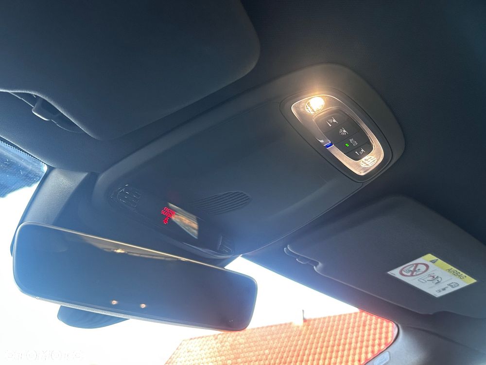 Volvo V40 D4 Geartronic RDesign - 12