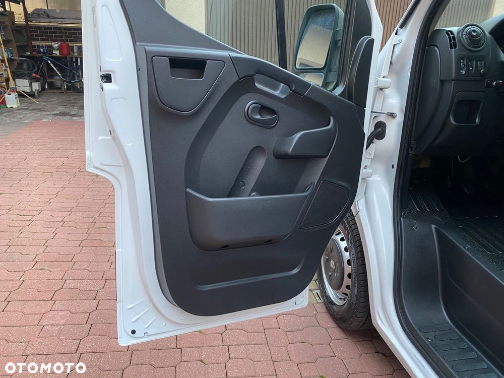 Renault Master L2 H2 warsztat mobilny zasilanie 230V - 13