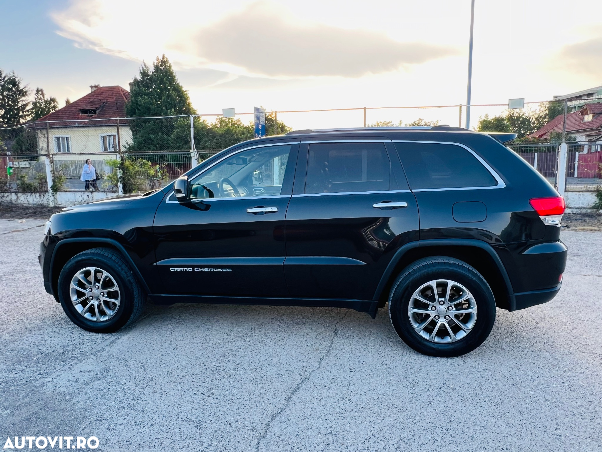 Jeep Grand Cherokee - 29