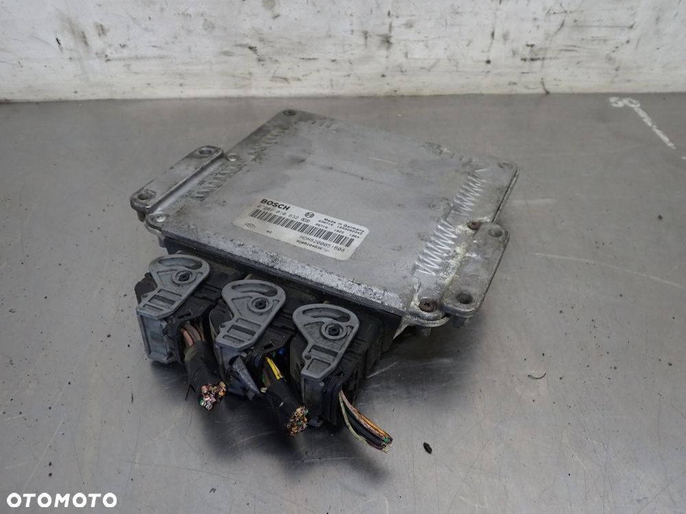 KOMPUTER SILNIKA RENAULT TRAFIC II 1.9 8200204836  0281010632 - 5