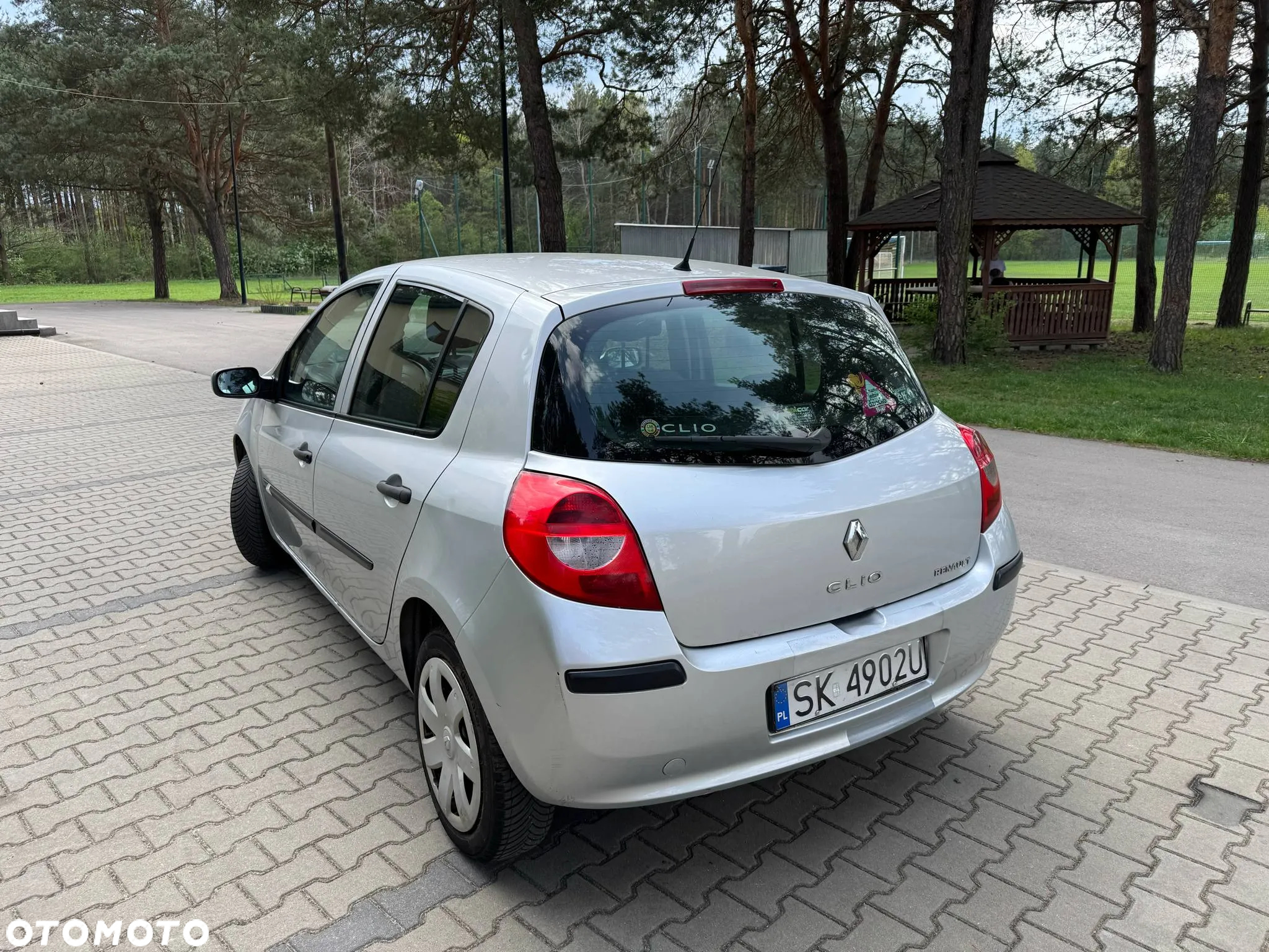 Renault Clio 1.2 16V Confort Privilege - 3