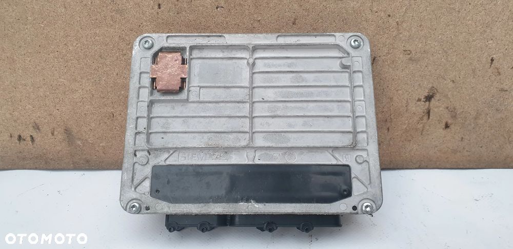 VW Passat B5 1.6 B Komputer Steronik Silnika 3B0907557P - 2