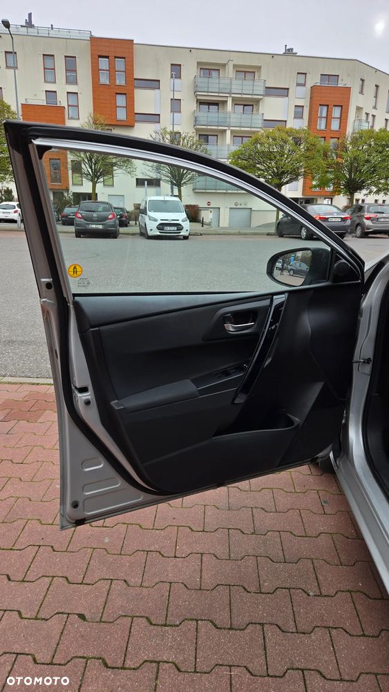 Toyota Auris Hybrid 135 Comfort - 22