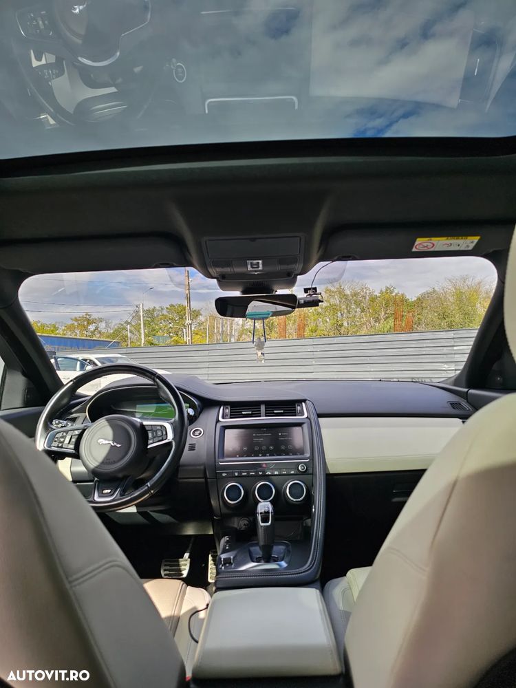 Jaguar E-Pace P250 AWD R-Dynamic Black - 36