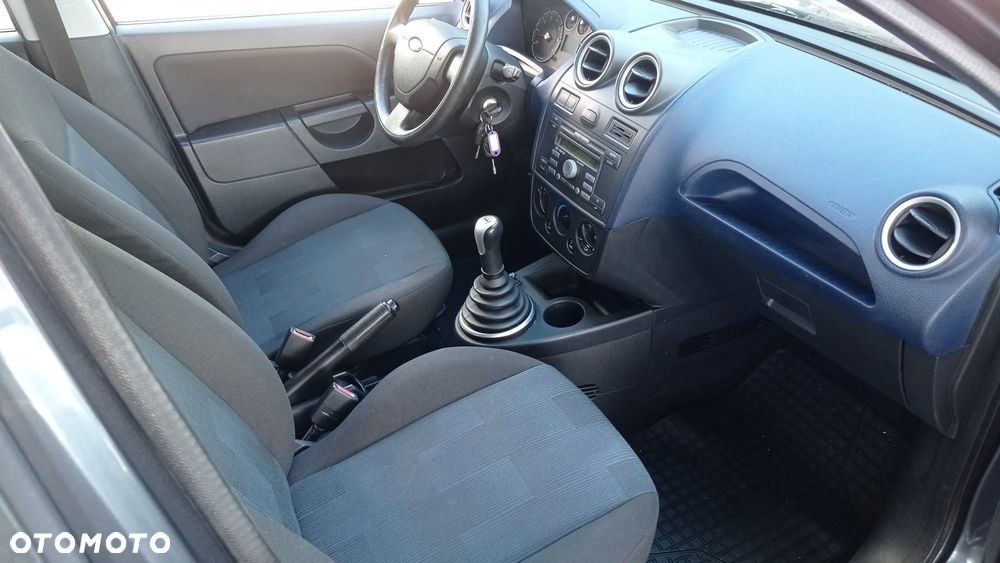 Ford Fiesta 1.4 Silver Magic - 39