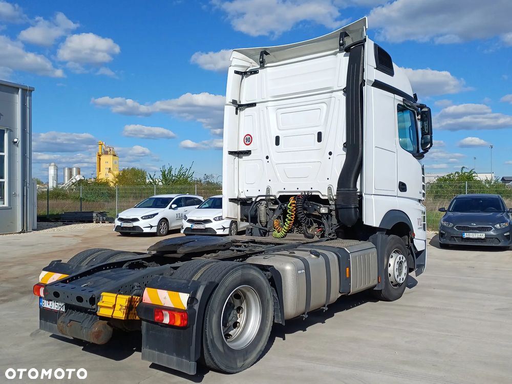 Mercedes-Benz Actros - 8
