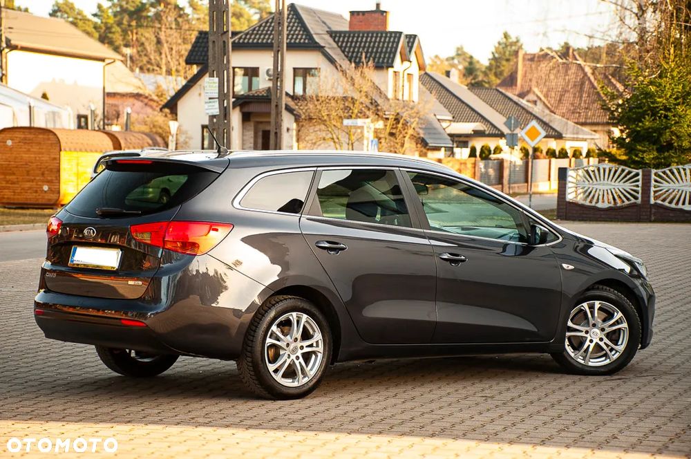 Kia Ceed - 16
